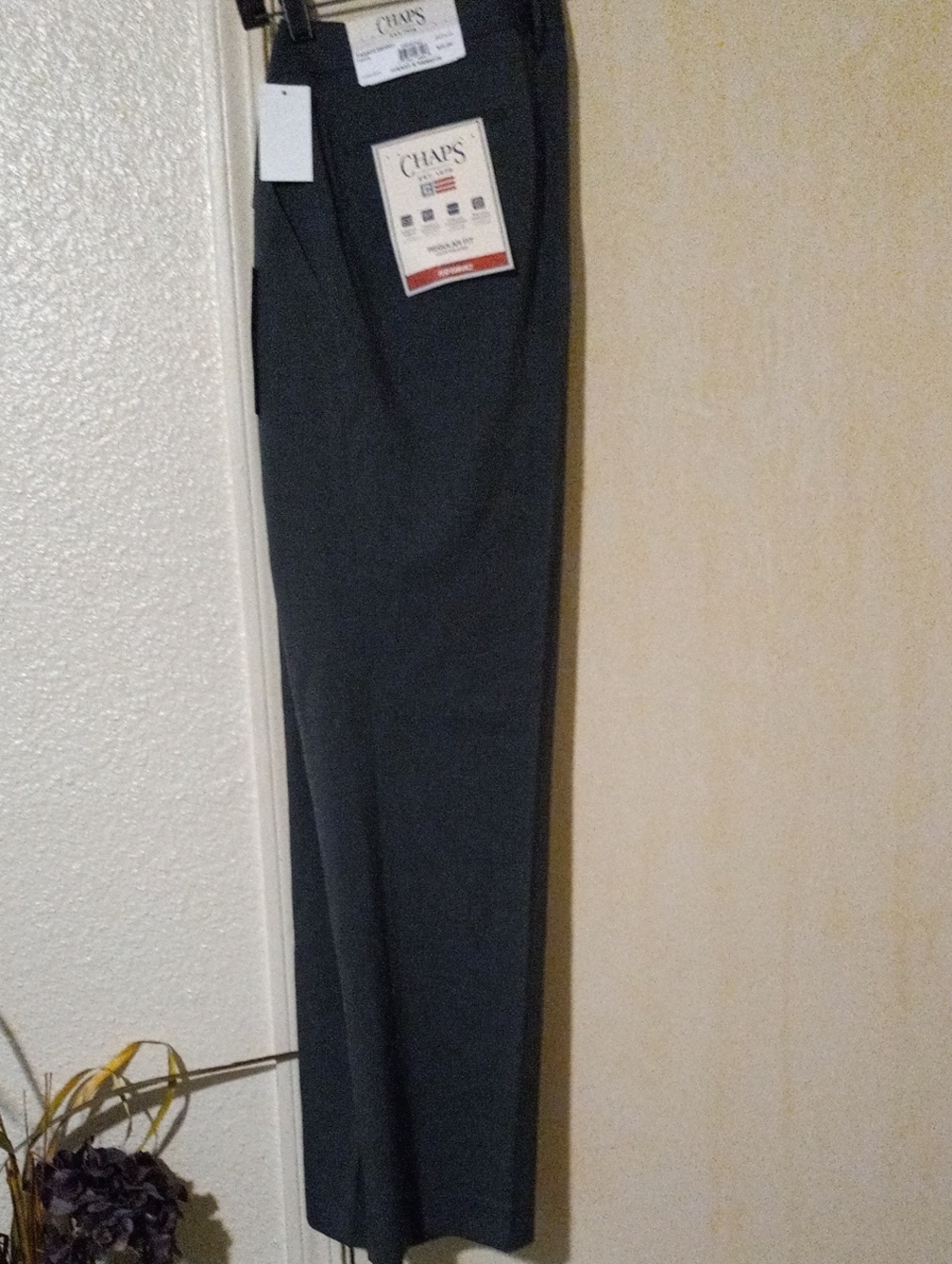 Chaps Men's Regulat  Fit.            size 40X 30